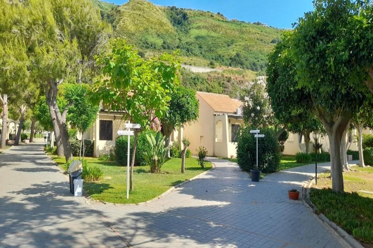 Voi Le Muse Essentia Hotel Zambrone Exterior photo